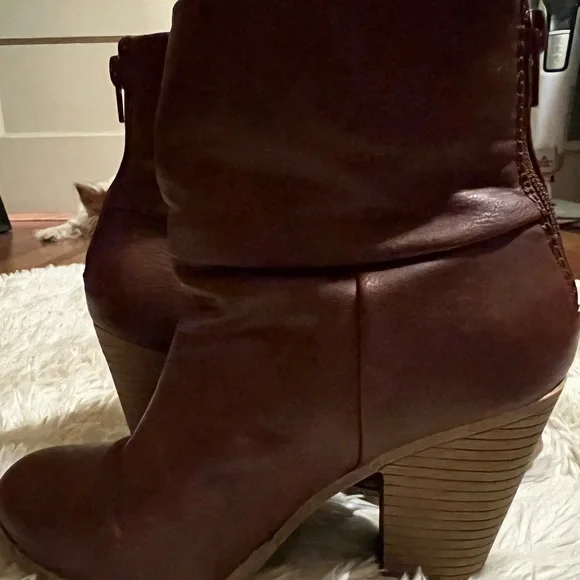 SO Women's Brown Ankle Booties Boots Heeled Size 6 - Picture 6 of 8